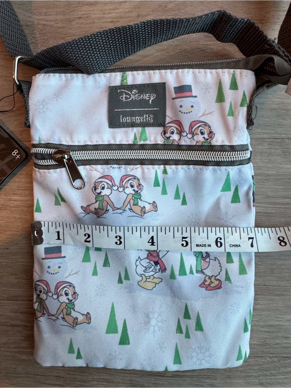LOUNGEFLY Disney Winter Friends Crossbody Bag NWT - Picture 4 of 8
